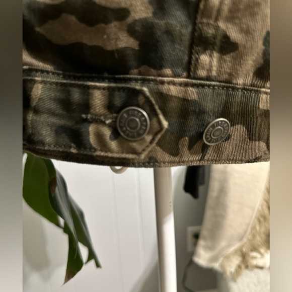 🛍️NWOT Fire & Rain Camouflage hoodie jacket Size large measurements posted. - Picture 4 of 9
